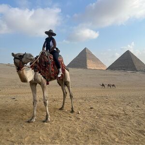 Meet your Posher, April